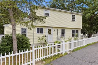 107 Pond St, Rockland, MA 02370