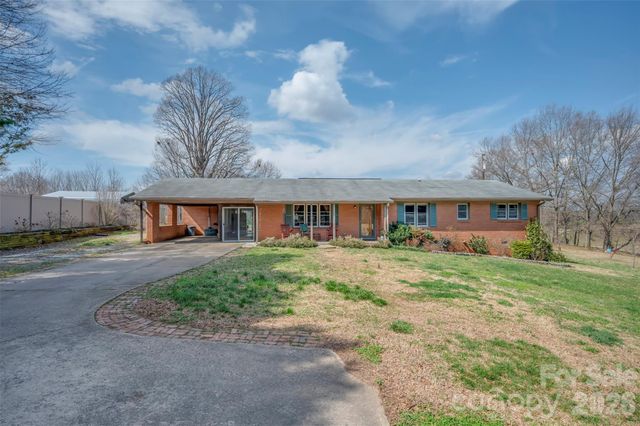 414 Sandy Run Church Road, Mooresboro, NC 28114