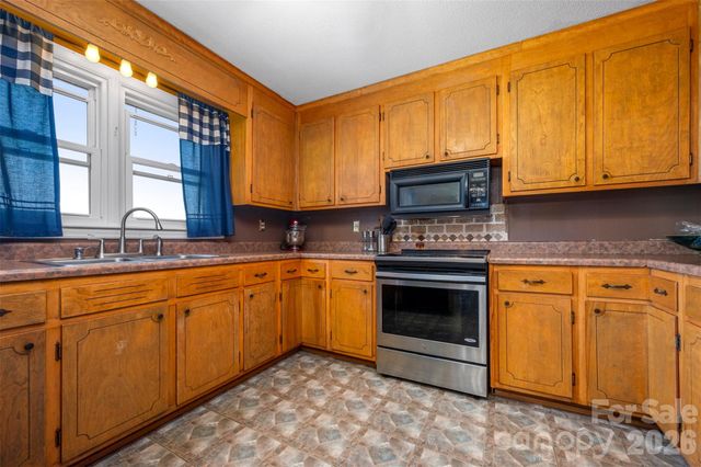 414 Sandy Run Church Road, Mooresboro, NC 28114