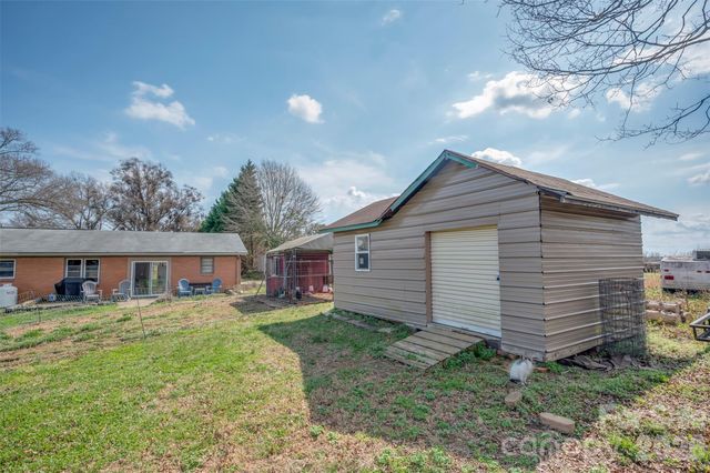 414 Sandy Run Church Road, Mooresboro, NC 28114