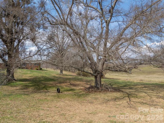 414 Sandy Run Church Road, Mooresboro, NC 28114