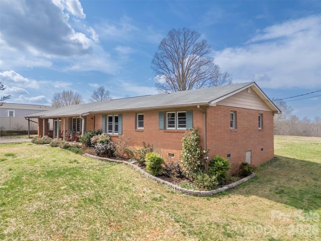 414 Sandy Run Church Road, Mooresboro, NC 28114