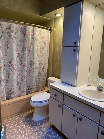 95 Atkins Terrace, East Rutherford, NJ 07073