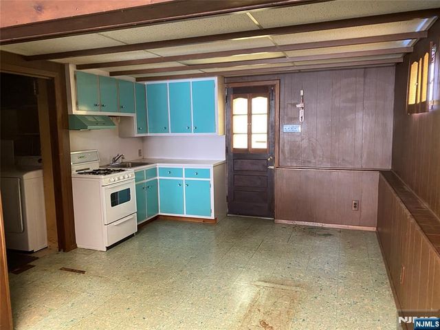 95 Atkins Terrace, East Rutherford, NJ 07073