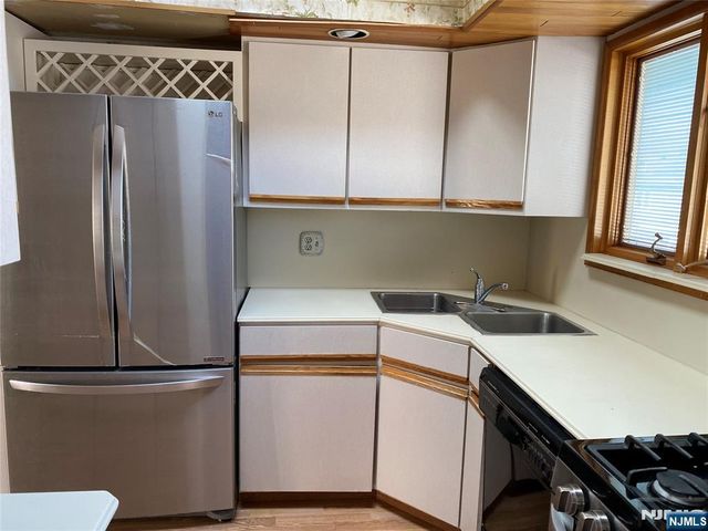 95 Atkins Terrace, East Rutherford, NJ 07073