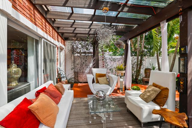 7 Middlesex Drive, Wilton Manors, FL 33305