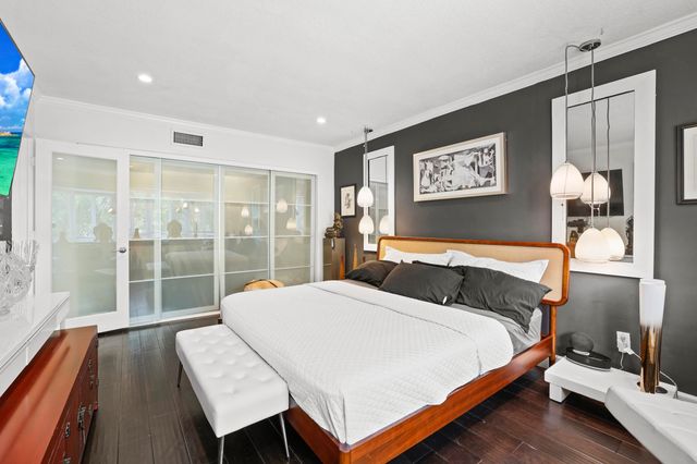 7 Middlesex Drive, Wilton Manors, FL 33305