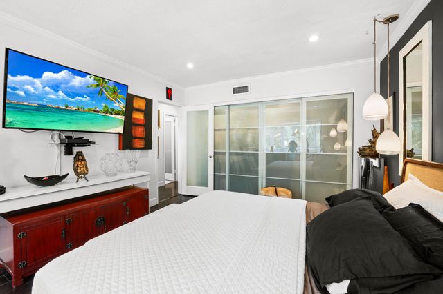 7 Middlesex Drive, Wilton Manors, FL 33305