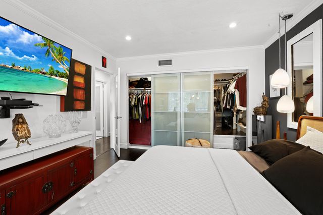 7 Middlesex Drive, Wilton Manors, FL 33305