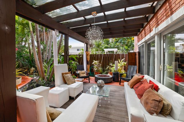 7 Middlesex Drive, Wilton Manors, FL 33305