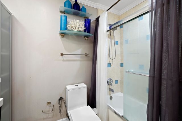 7 Middlesex Drive, Wilton Manors, FL 33305