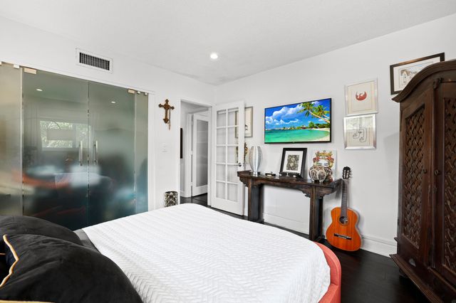 7 Middlesex Drive, Wilton Manors, FL 33305