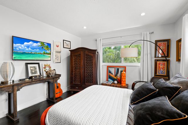 7 Middlesex Drive, Wilton Manors, FL 33305
