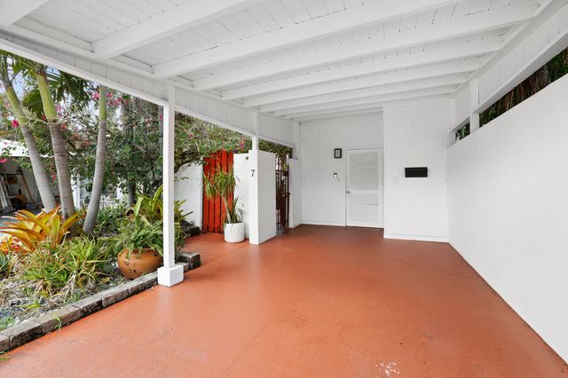 7 Middlesex Drive, Wilton Manors, FL 33305