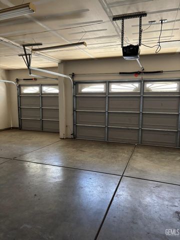 407 Brite Meadow Court, Bakersfield, CA 93308