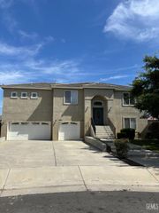 407 Brite Meadow Court, Bakersfield, CA 93308