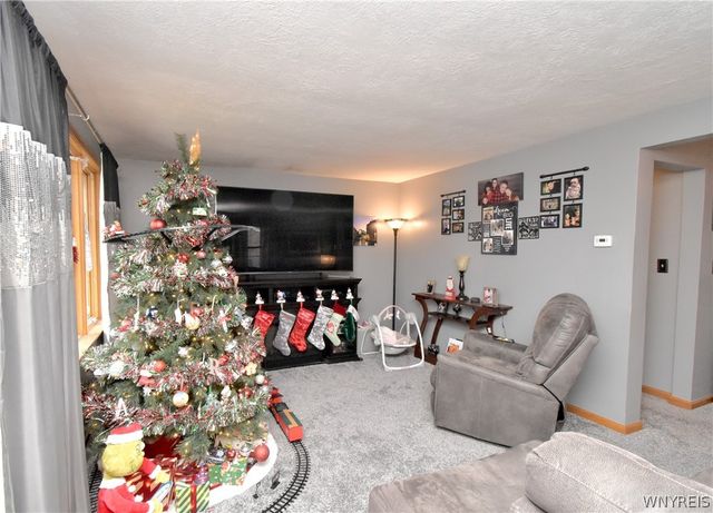 47 6th Avenue, Lancaster, NY 14086