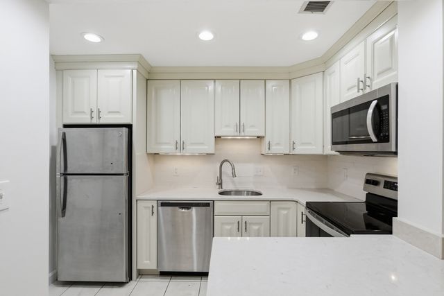666 Main Street 210, Winchester, MA 01890