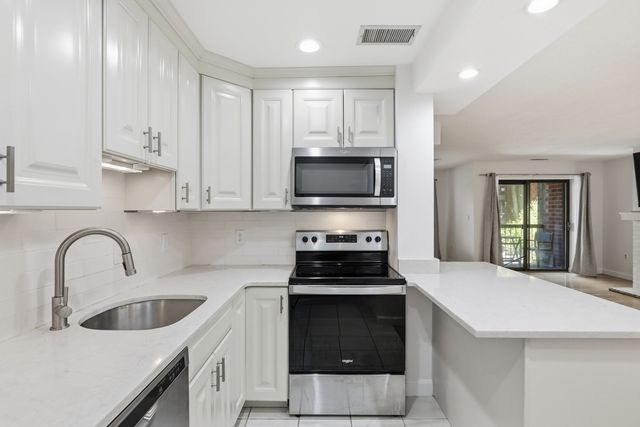 666 Main Street 210, Winchester, MA 01890