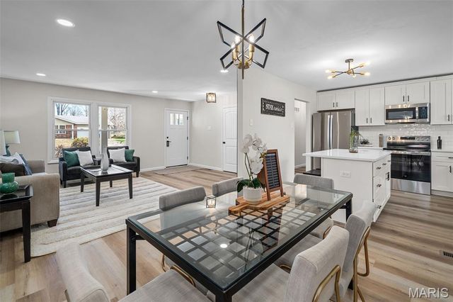 2813 Olde Chelsea Drive, St Charles, MO 63301