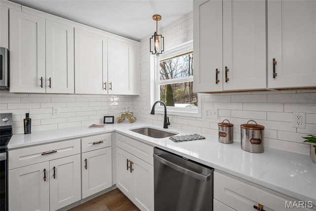 2813 Olde Chelsea Drive, St Charles, MO 63301