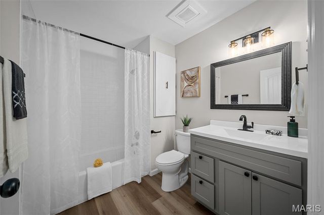 2813 Olde Chelsea Drive, St Charles, MO 63301