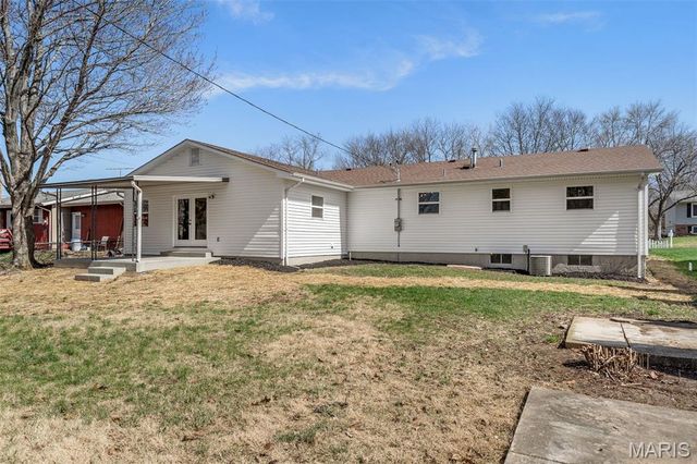 2813 Olde Chelsea Drive, St Charles, MO 63301