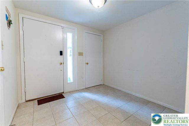 8315 Countryside Lane, Upper Macungie Twp, PA 18051