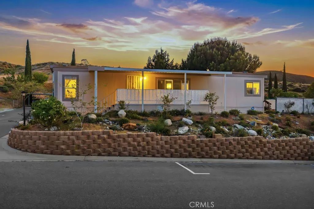 40701 W Rancho Vista 103, Palmdale, CA 93551