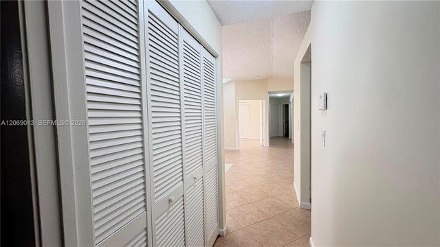821 W Beckley Square, Davie, FL 33325