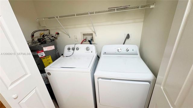 821 W Beckley Square, Davie, FL 33325