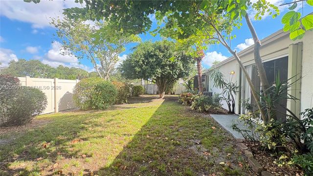 821 W Beckley Square, Davie, FL 33325