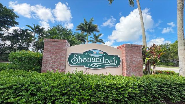 821 W Beckley Square, Davie, FL 33325