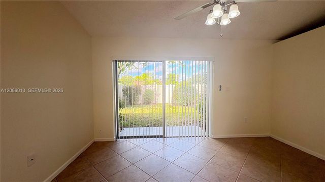 821 W Beckley Square, Davie, FL 33325