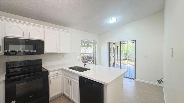 821 W Beckley Square, Davie, FL 33325