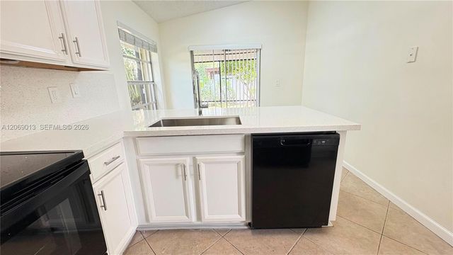 821 W Beckley Square, Davie, FL 33325