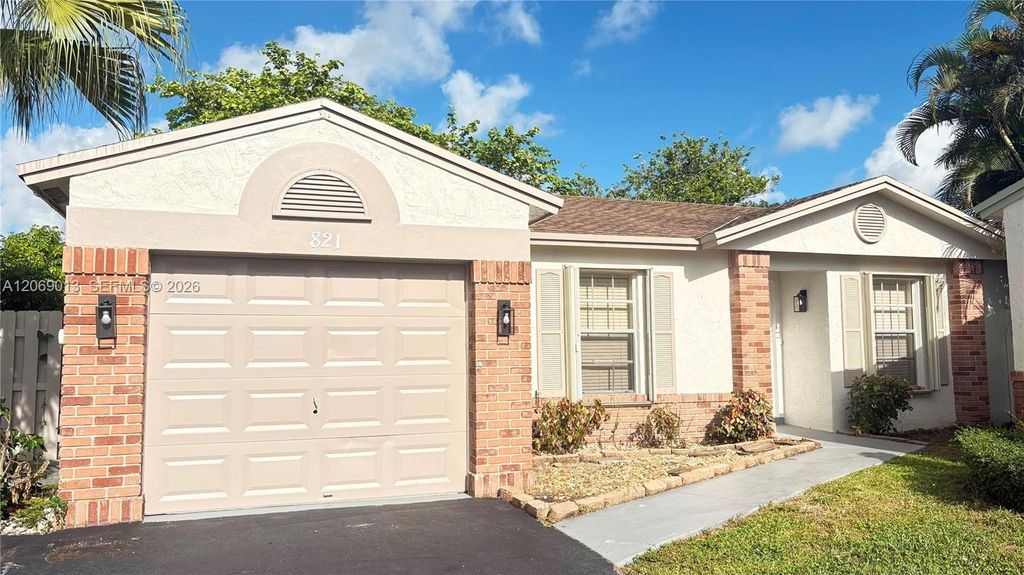 821 W Beckley Square, Davie, FL 33325