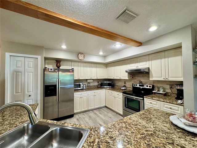 1116 SUNSET POINT ROAD 202, Clearwater, FL 33755