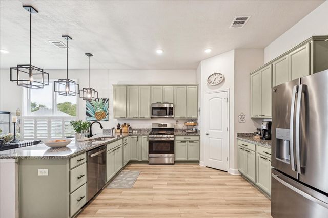 923 Wild Vine Pass, Brenham, TX 77833