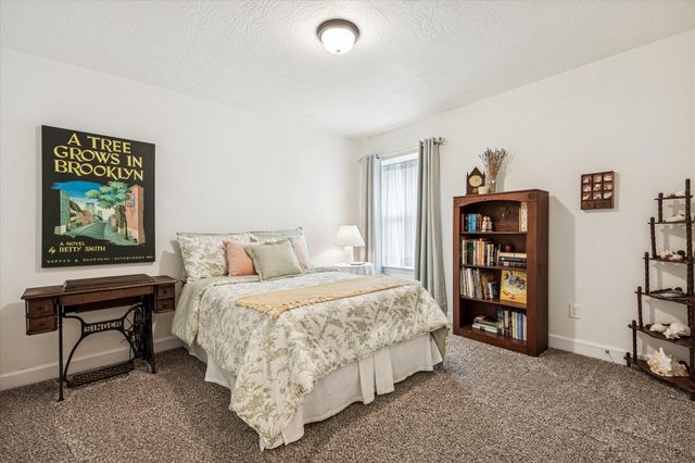 923 Wild Vine Pass, Brenham, TX 77833