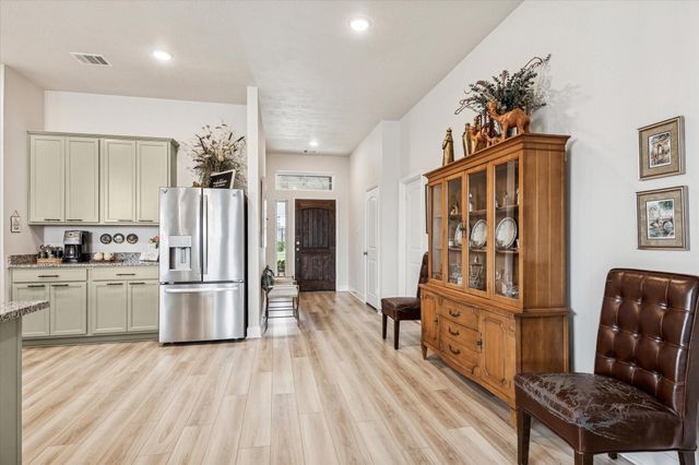 923 Wild Vine Pass, Brenham, TX 77833