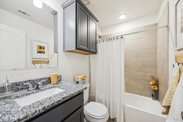 923 Wild Vine Pass, Brenham, TX 77833