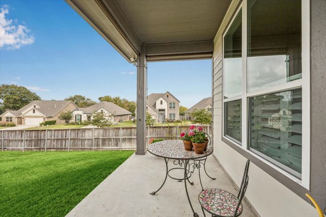 923 Wild Vine Pass, Brenham, TX 77833