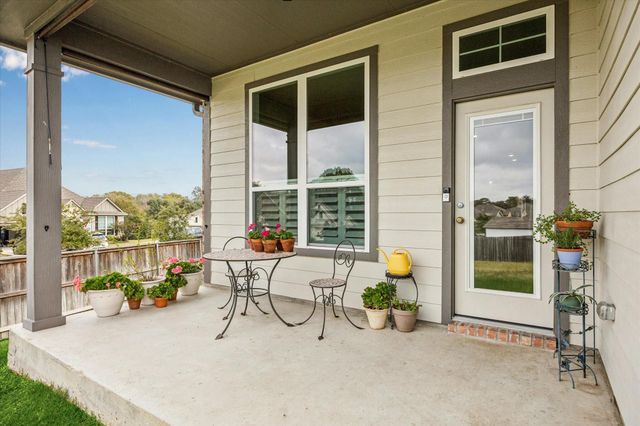 923 Wild Vine Pass, Brenham, TX 77833