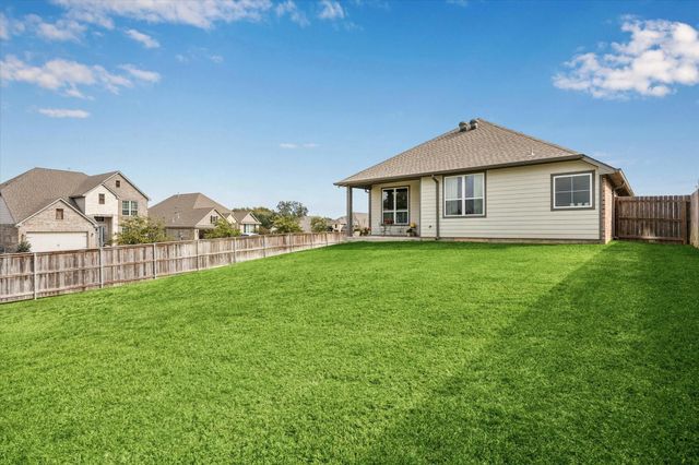 923 Wild Vine Pass, Brenham, TX 77833