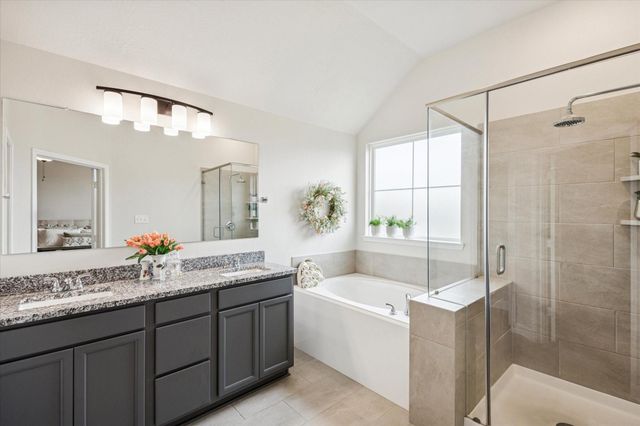 923 Wild Vine Pass, Brenham, TX 77833