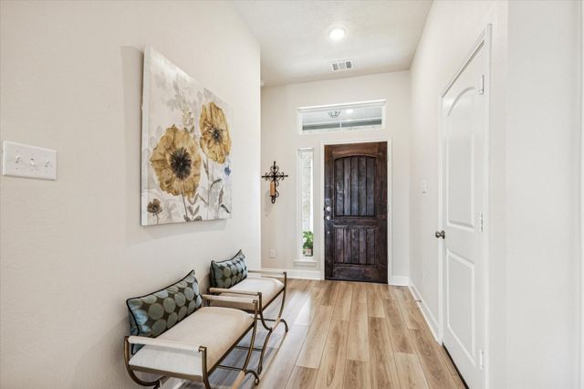 923 Wild Vine Pass, Brenham, TX 77833