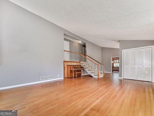 406 Mosby Drive, Acworth, GA 30102