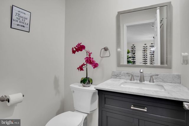 494 QUIGGLEY CIR, Harrisburg, PA 17112