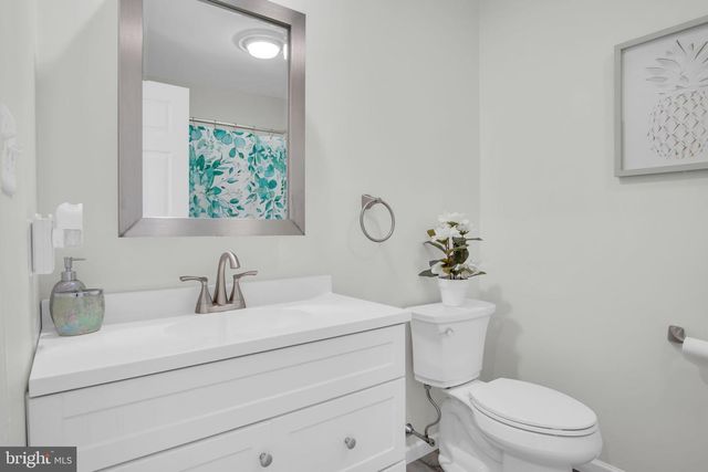 494 QUIGGLEY CIR, Harrisburg, PA 17112
